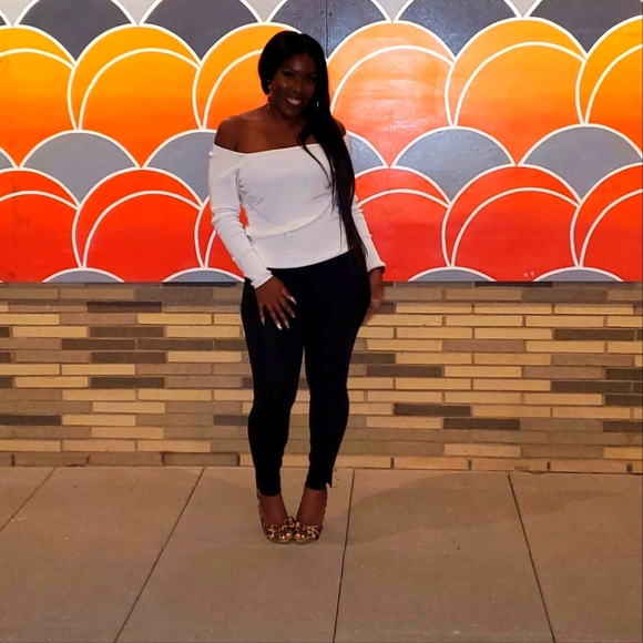 ✨ Welcome to my closet! ✨ - Picture 5 of 10